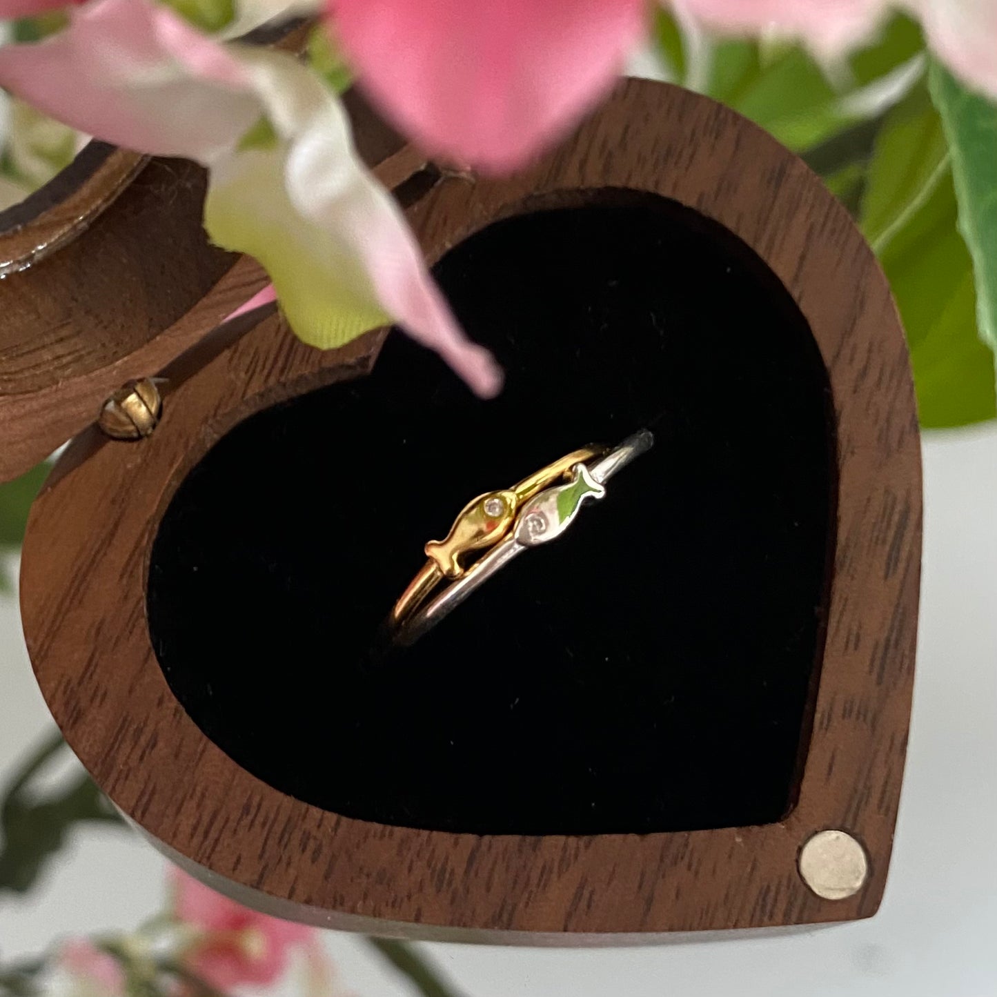 You are not alone|| Tiny Fish Ring
