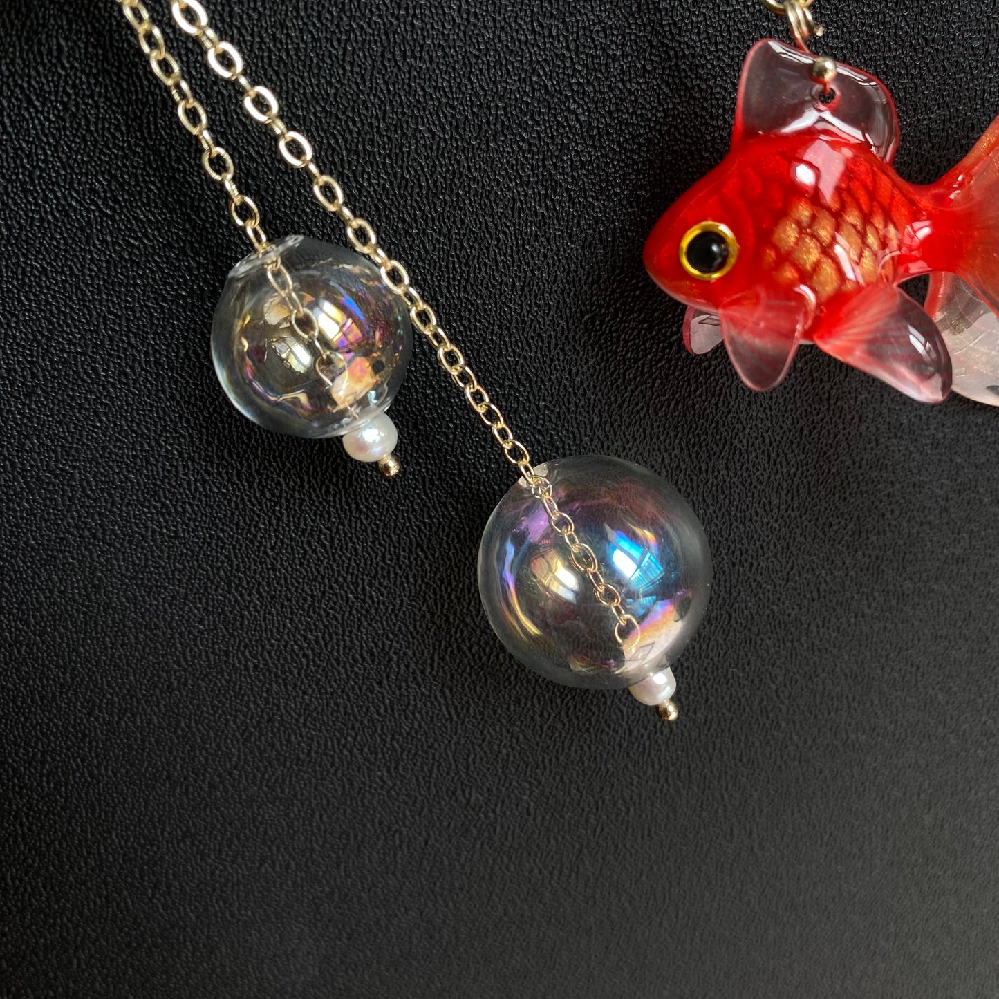 Bubble of dreams | Asymmetric Goldfish Earrings