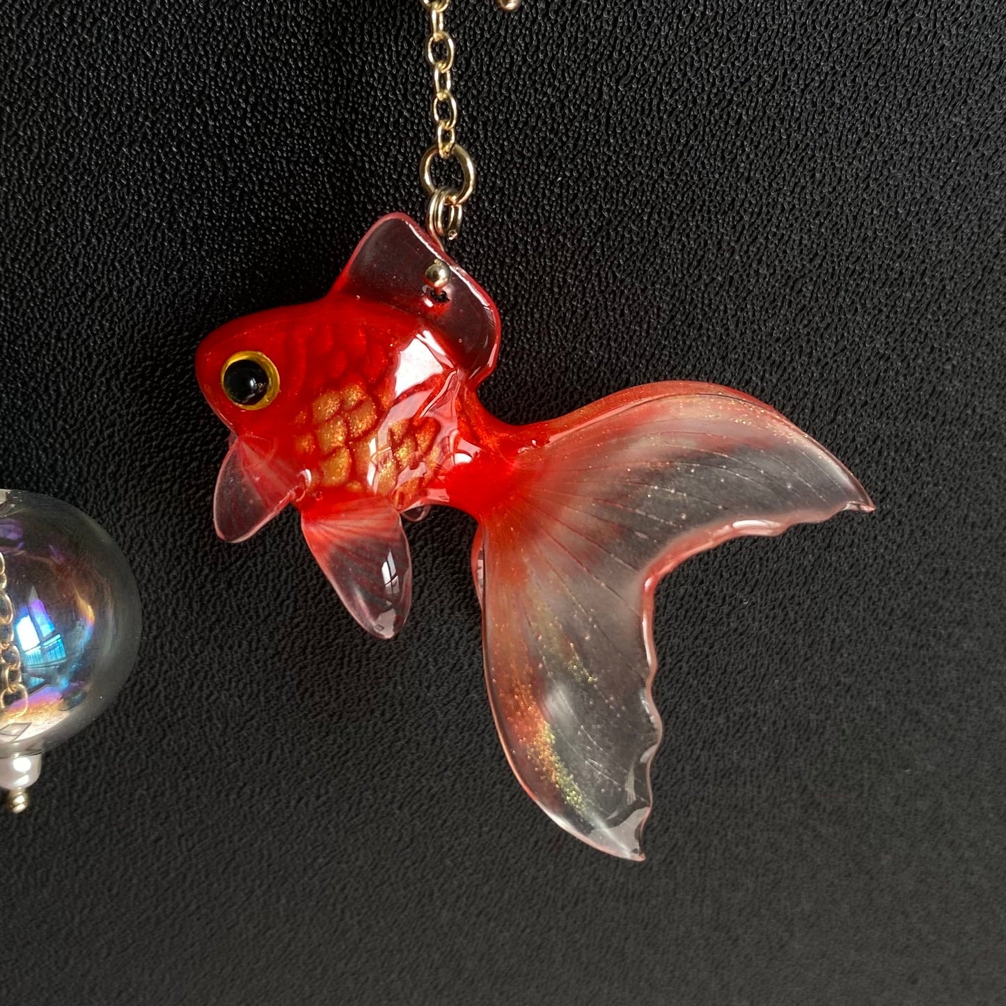 Bubble of dreams | Asymmetric Goldfish Earrings